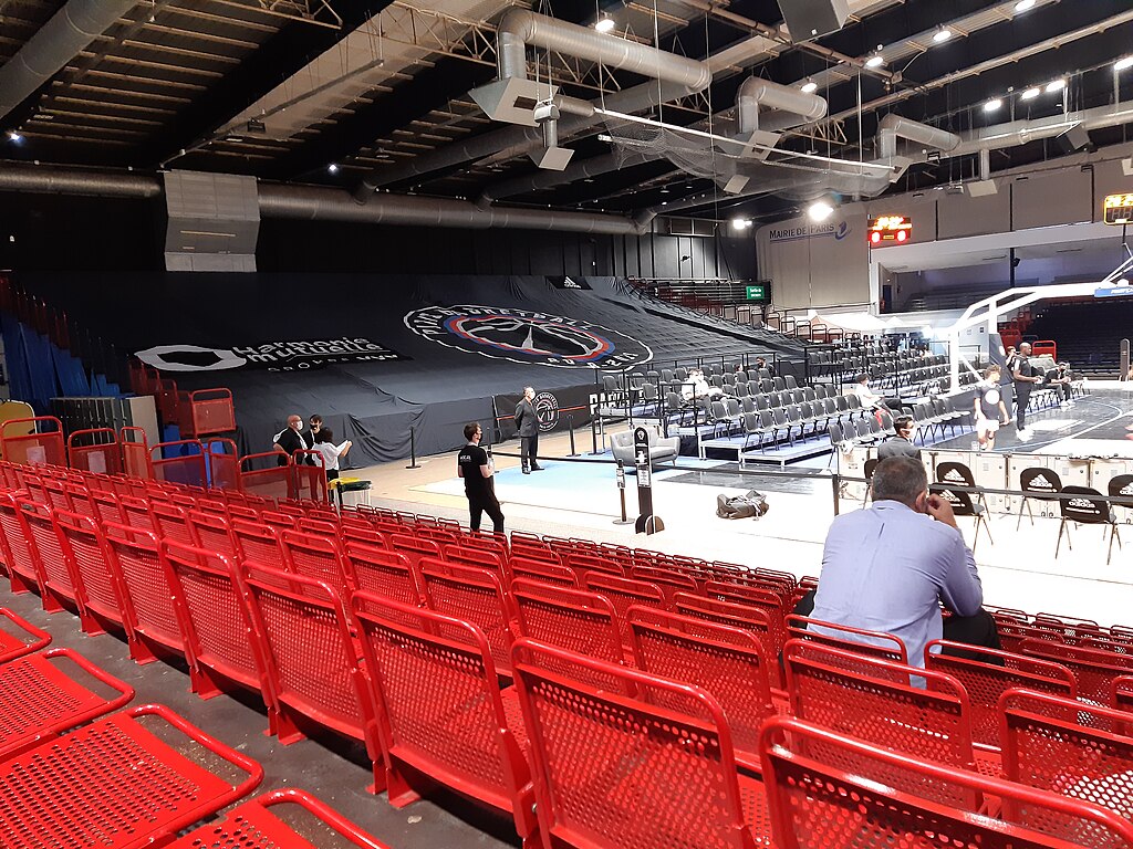 Monte escalier Saint-Quentin