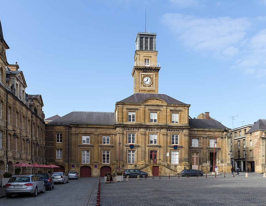 Monte escalier Charleville-Mézières