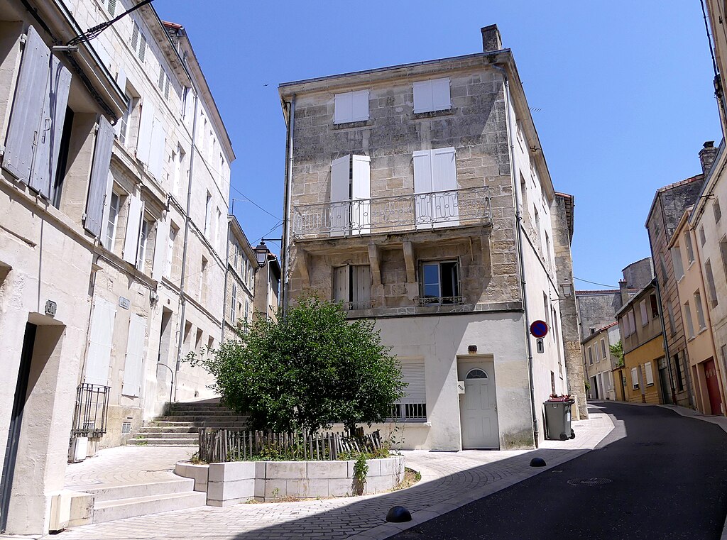 Monte escalier Niort