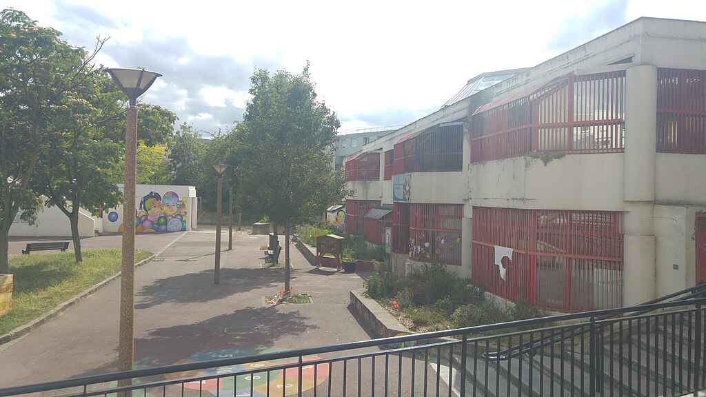 Monte escalier Évry