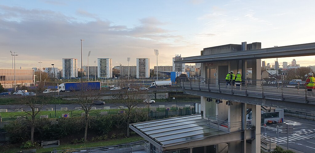 Monte escalier Colombes