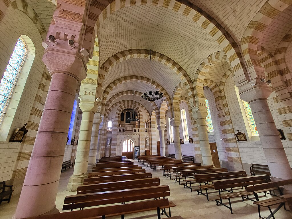 Monte escalier Saint-Jean-de-la-Ruelle