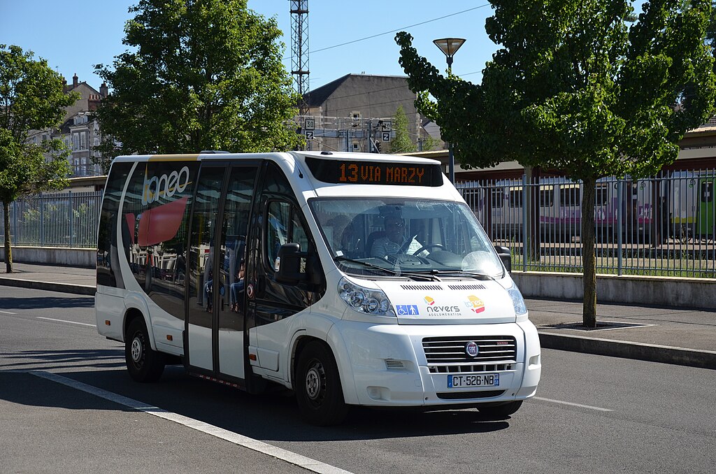 Monte escalier Nevers