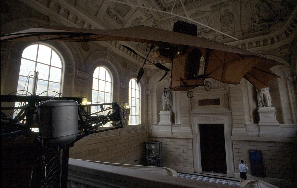 Monte escalier Avion