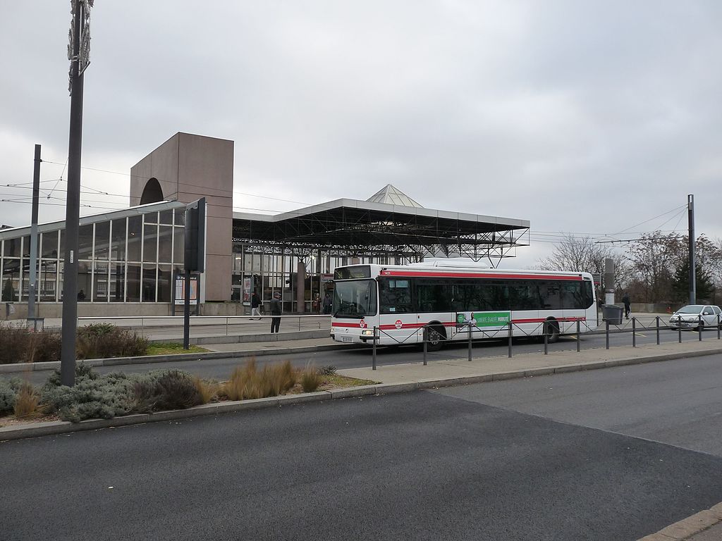 Monte escalier Vénissieux