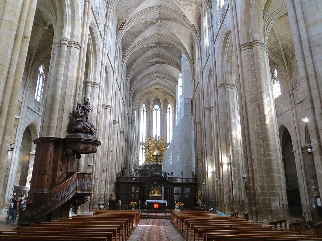 Monte escalier Saint-Maximin-la-Sainte-Baume