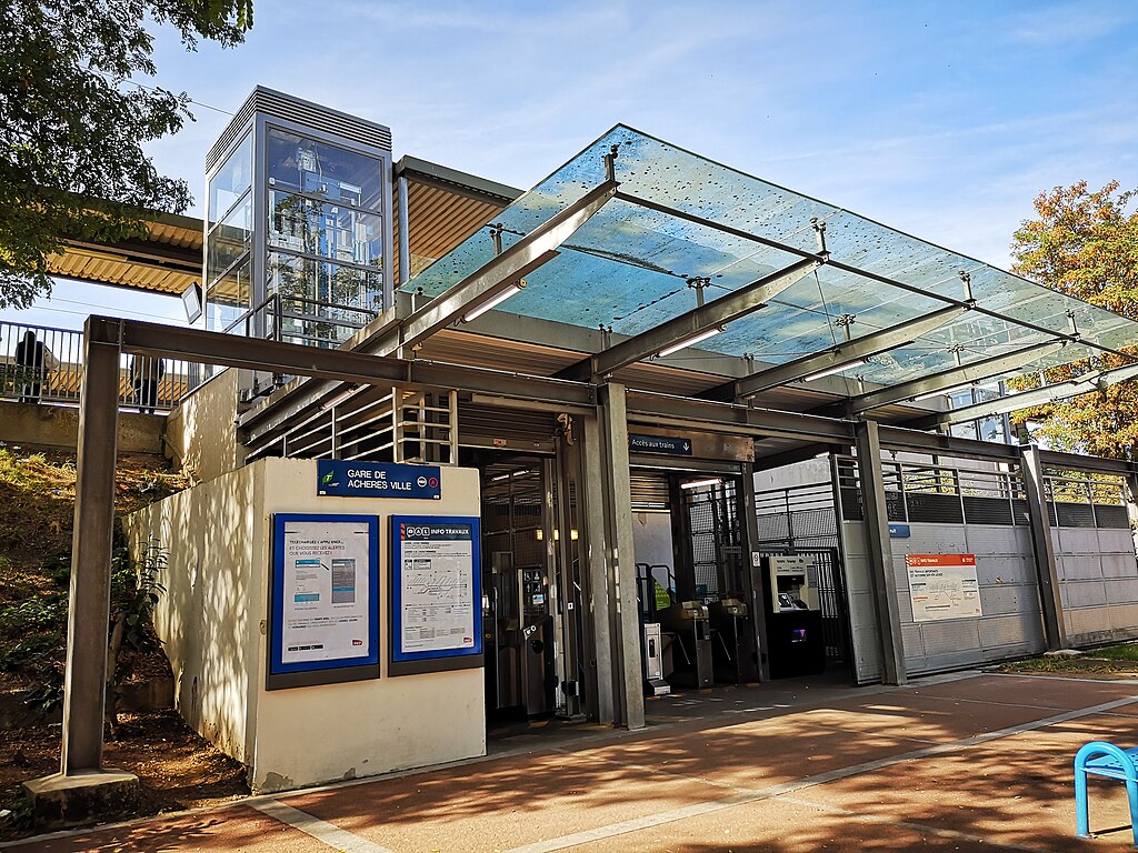 Monte escalier Achères