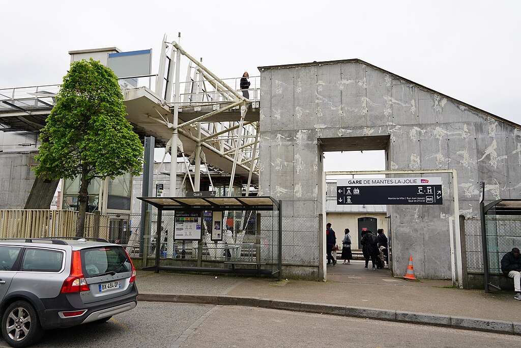 Monte escalier Mantes-la-Jolie